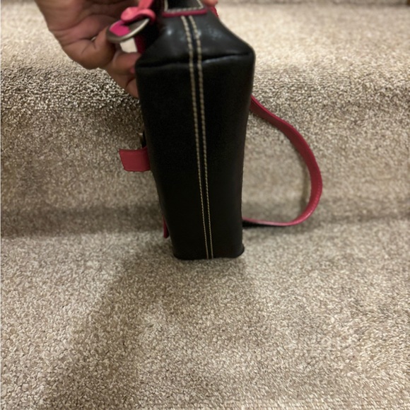 Dooney and Bourke shoulder bag - Picture 5 of 8